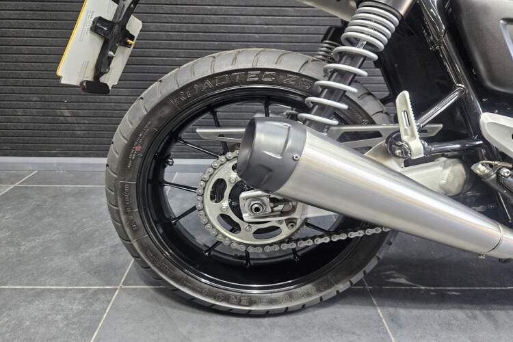 TRIUMPH SPEED TWIN 1200