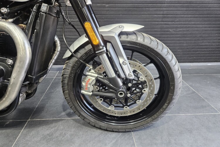 TRIUMPH SPEED TWIN 1200