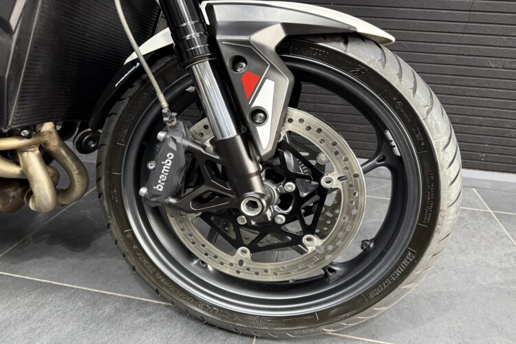 TRIUMPH STREET TRIPLE 765