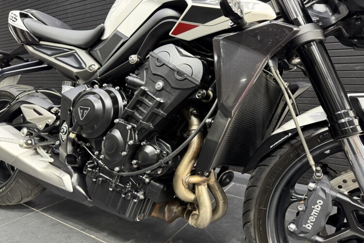 TRIUMPH STREET TRIPLE 765
