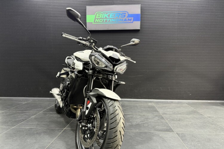 TRIUMPH STREET TRIPLE 765