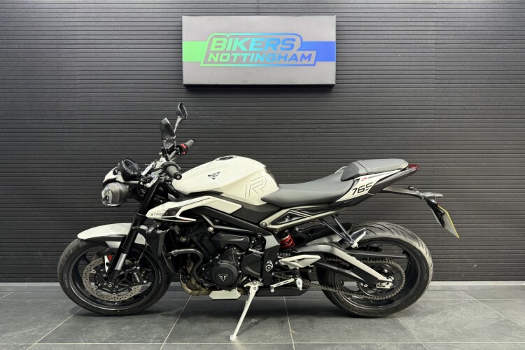 TRIUMPH STREET TRIPLE 765
