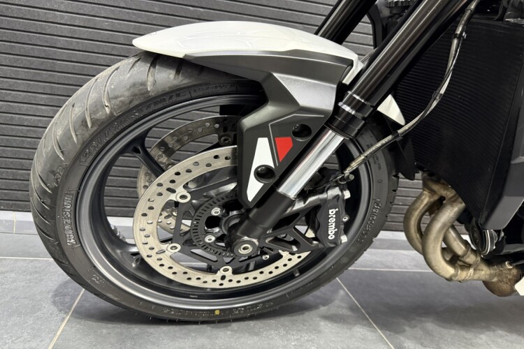 TRIUMPH STREET TRIPLE 765