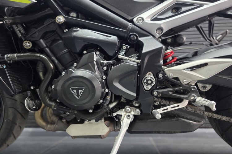 2023 TRIUMPH STREET TRIPLE 765, Silver - photo 14