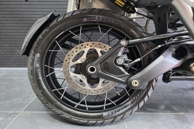 TRIUMPH TIGER 1200