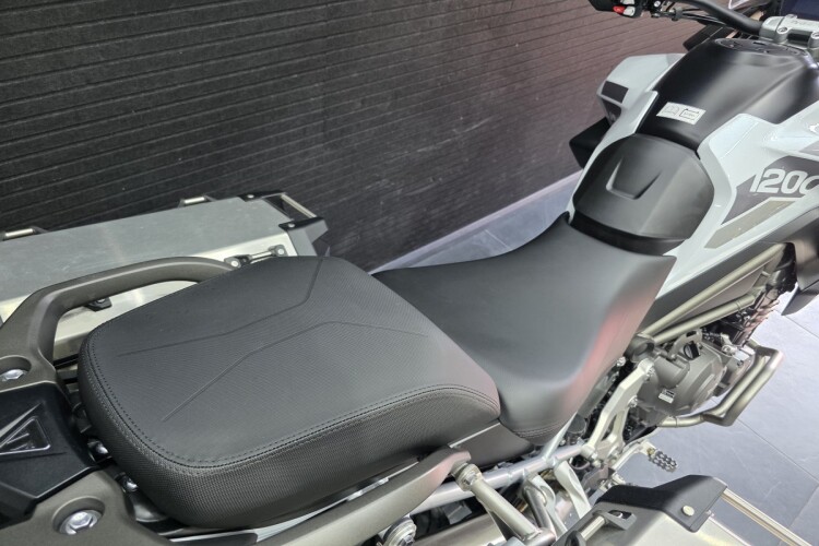 TRIUMPH TIGER 1200