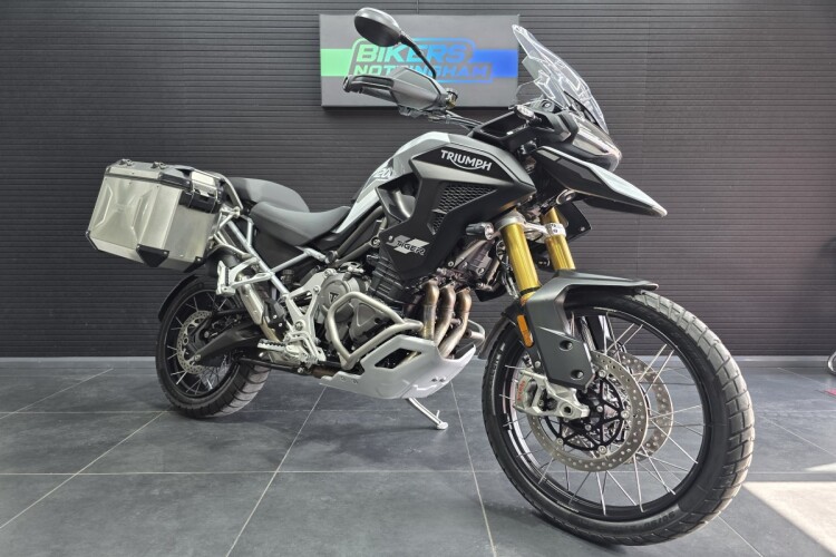 TRIUMPH TIGER 1200