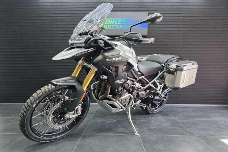 TRIUMPH TIGER 1200