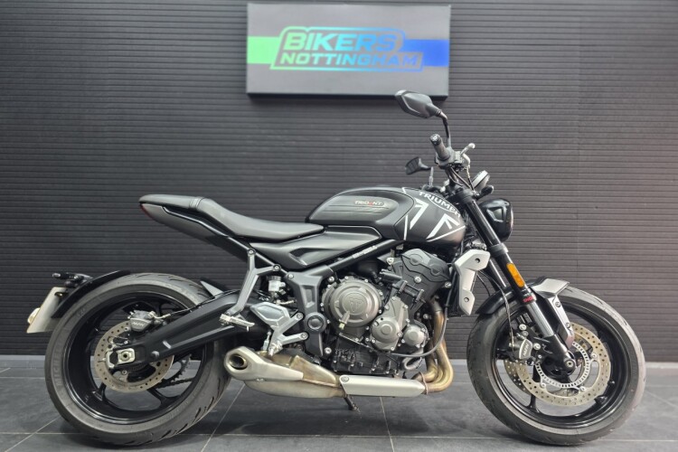 TRIUMPH TRIDENT 660
