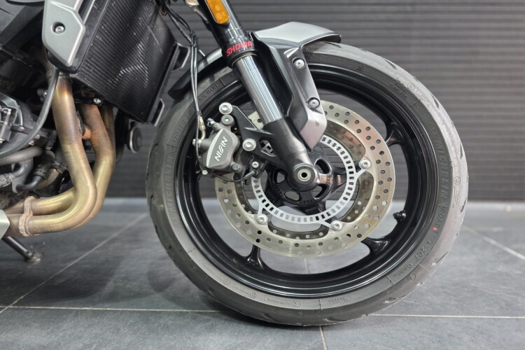 TRIUMPH TRIDENT 660
