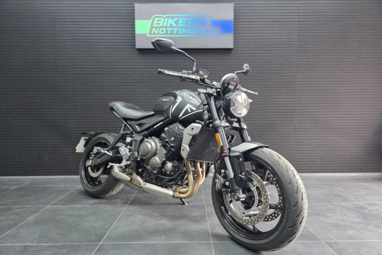 TRIUMPH TRIDENT 660
