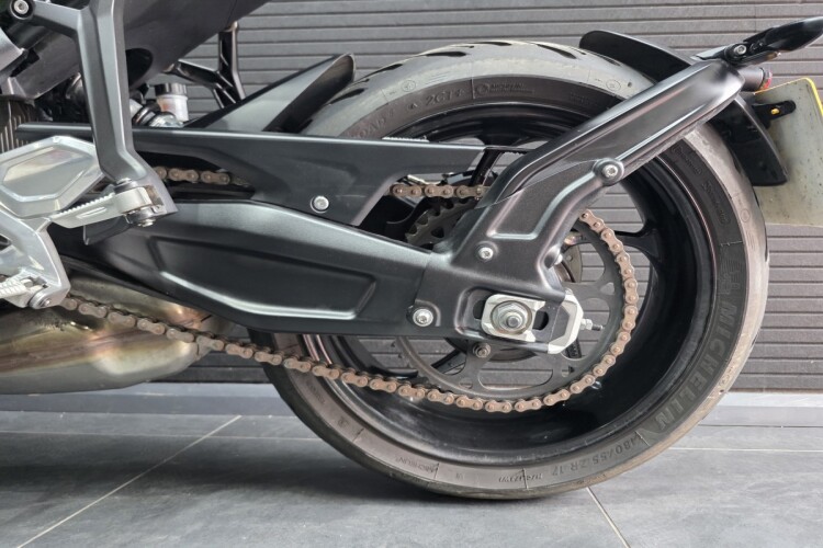 TRIUMPH TRIDENT 660