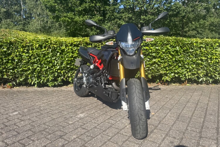 APRILIA DORSODURO 900