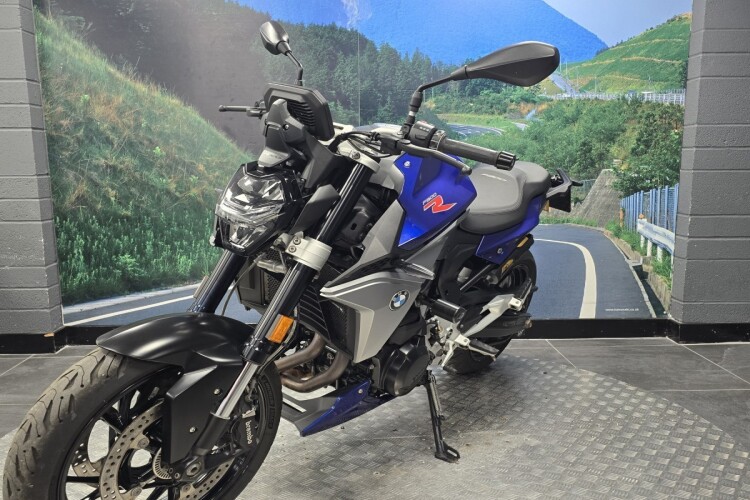 BMW F 900 R SE