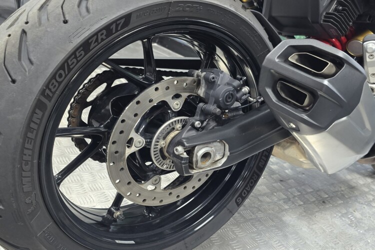 BMW F 900 R SE