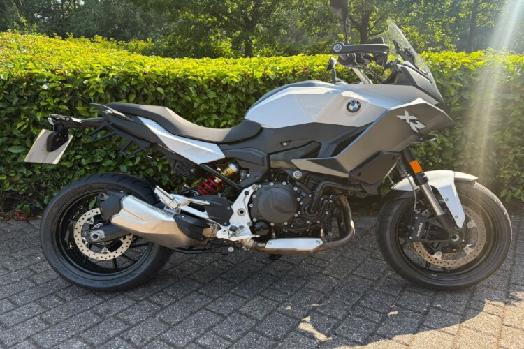2024 BMW F900 XR, White - photo 2