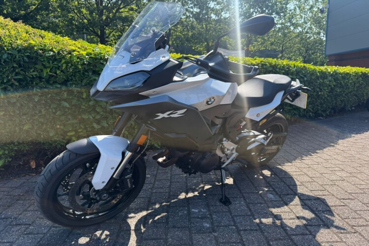 2024 BMW F900 XR, White - photo 5