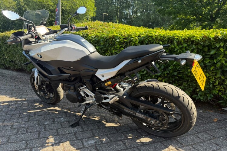 2024 BMW F900 XR, White - photo 6