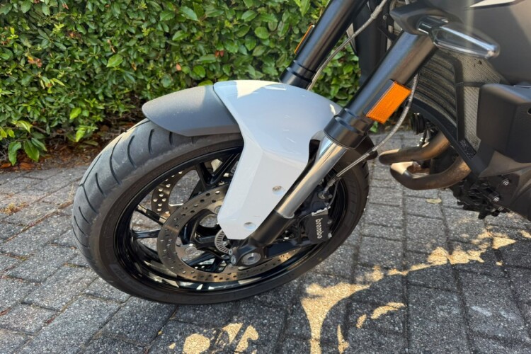 2024 BMW F900 XR, White - photo 9