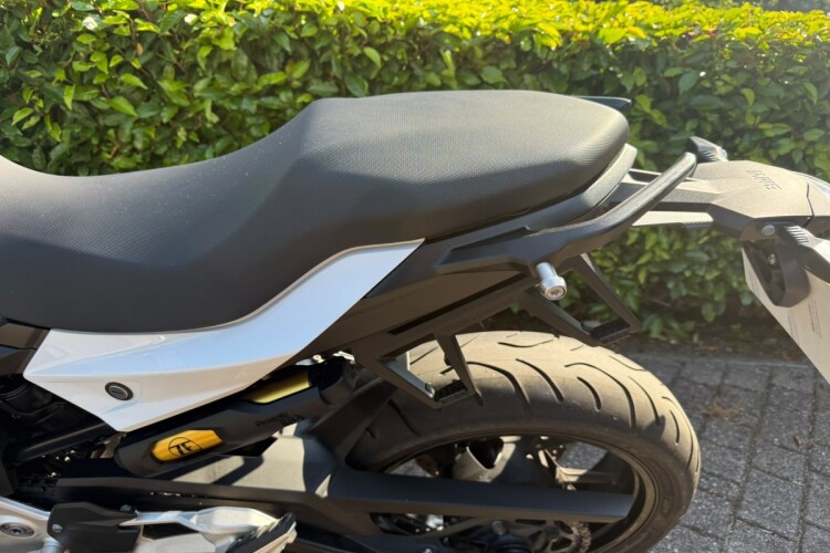 2024 BMW F900 XR, White - photo 17