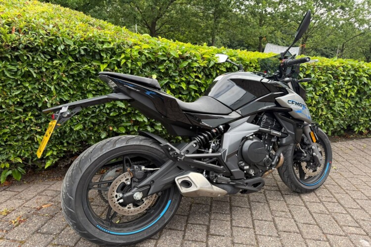 CFMOTO 650NK
