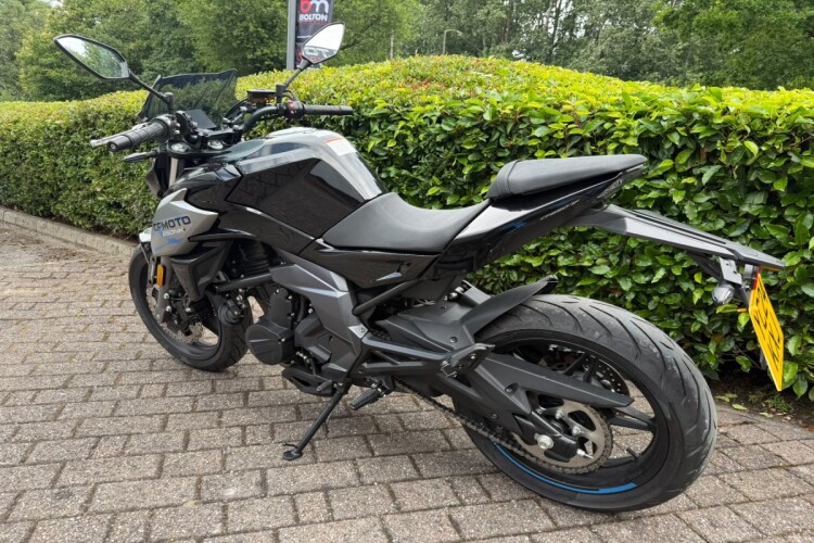 CFMOTO 650NK