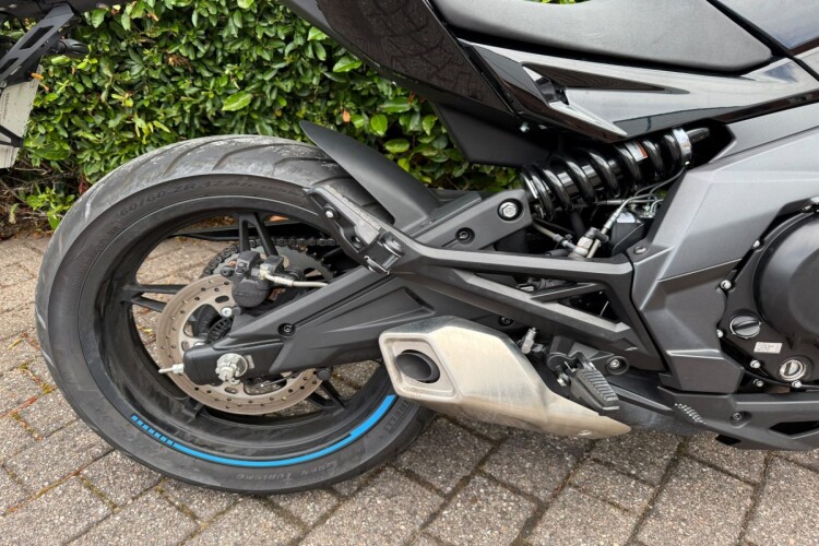 CFMOTO 650NK