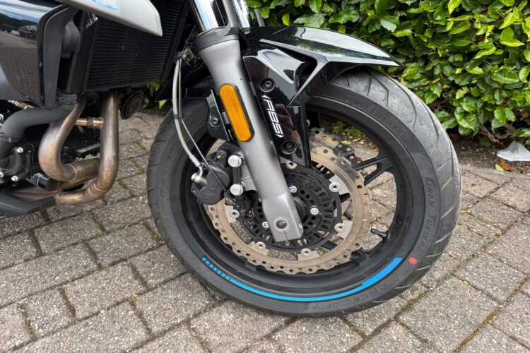 CFMOTO 650NK
