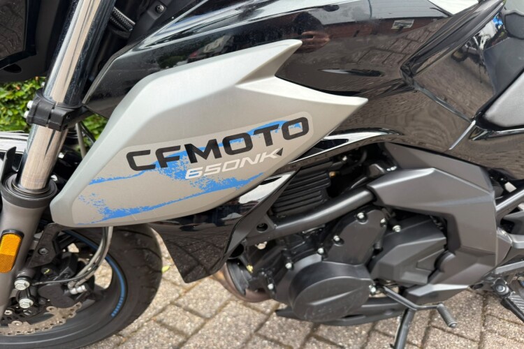CFMOTO 650NK