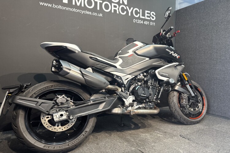 CFMOTO 800NK