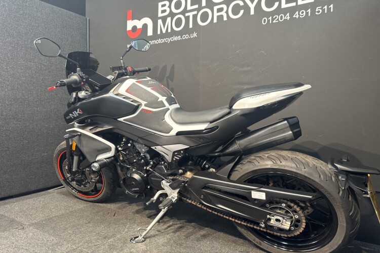 CFMOTO 800NK