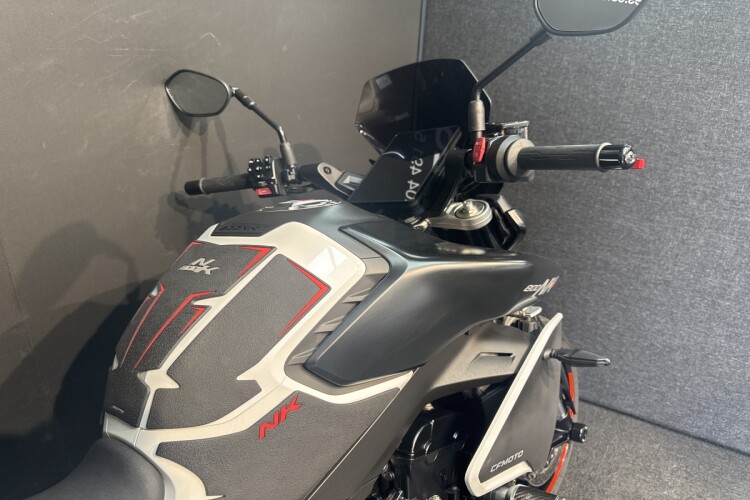 CFMOTO 800NK