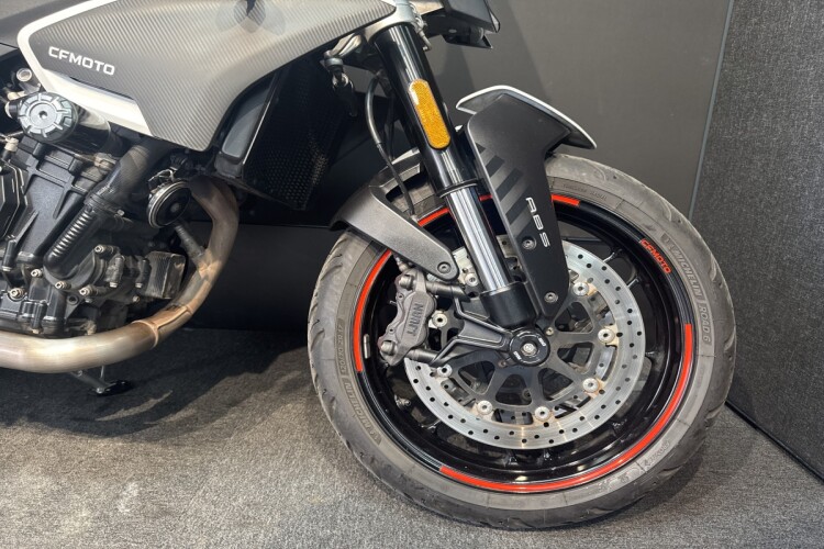CFMOTO 800NK