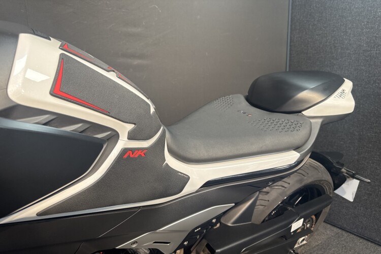 CFMOTO 800NK