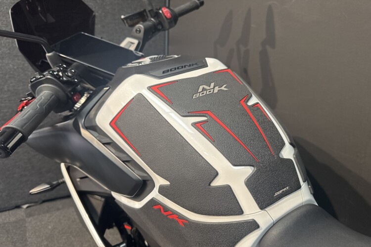 CFMOTO 800NK