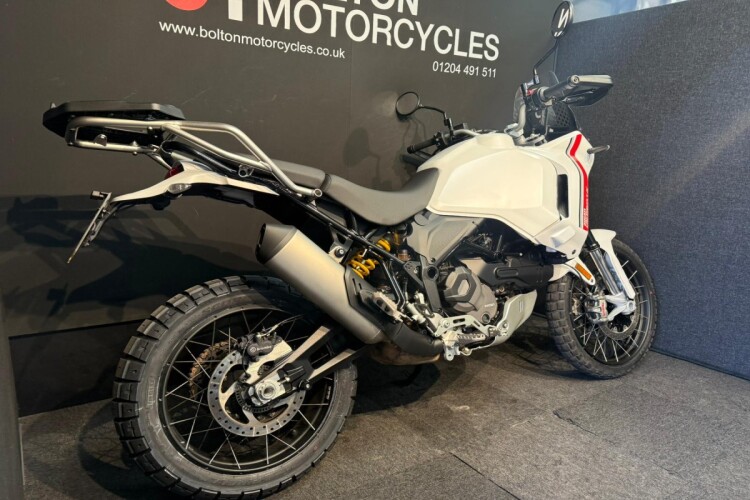 DUCATI DESERTX