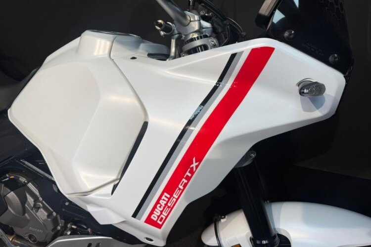 DUCATI DESERTX