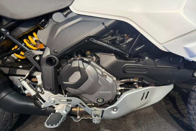 DUCATI DESERTX