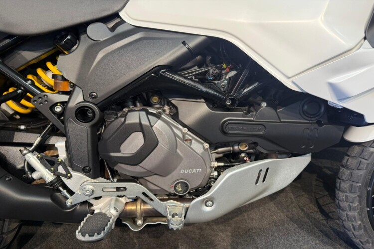 DUCATI DESERTX