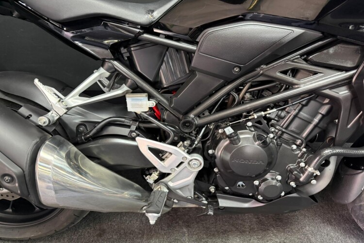 HONDA CBF300