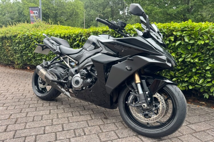 2022 SUZUKI GSX-S1000GT, Black - photo 2