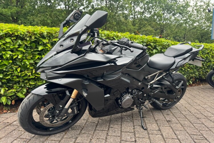 2022 SUZUKI GSX-S1000GT, Black - photo 8