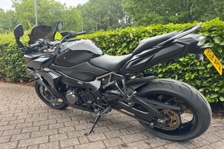 2022 SUZUKI GSX-S1000GT, Black - photo 9