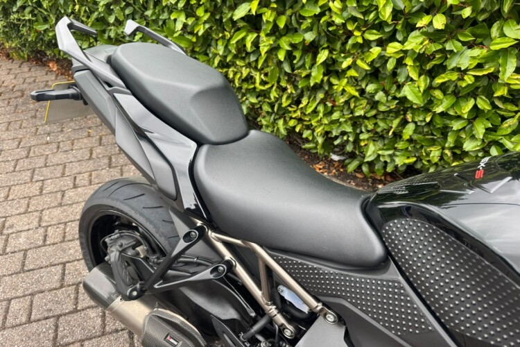 2022 SUZUKI GSX-S1000GT, Black - photo 11