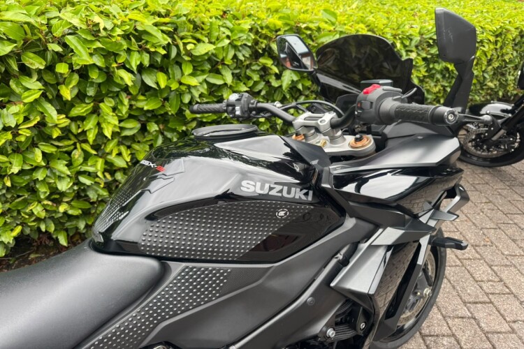2022 SUZUKI GSX-S1000GT, Black - photo 14