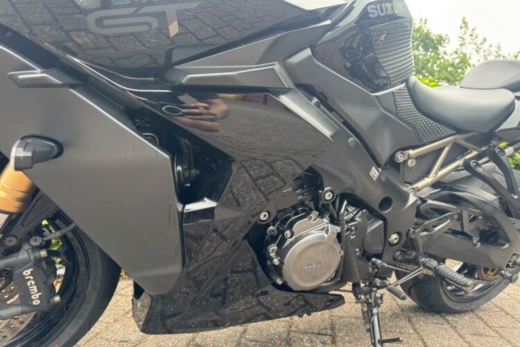 2022 SUZUKI GSX-S1000GT, Black - photo 18