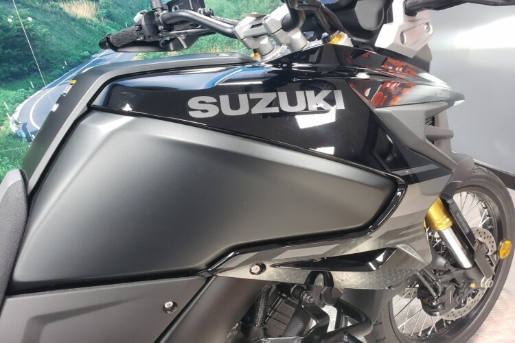 SUZUKI V-STROM 1050 DE