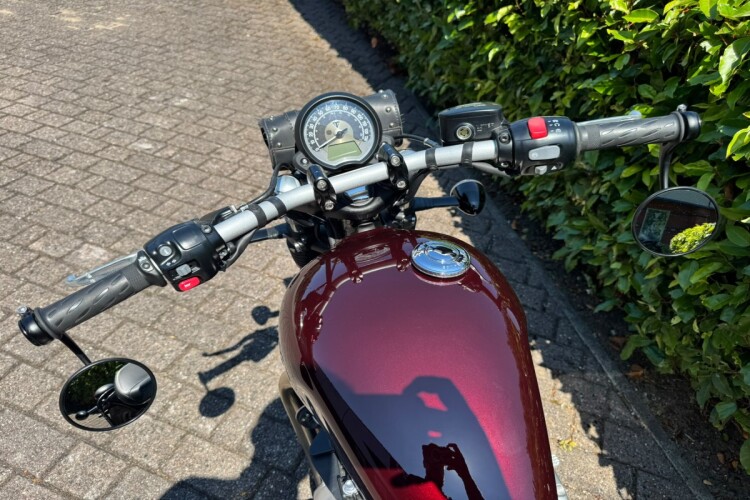 TRIUMPH BOBBER