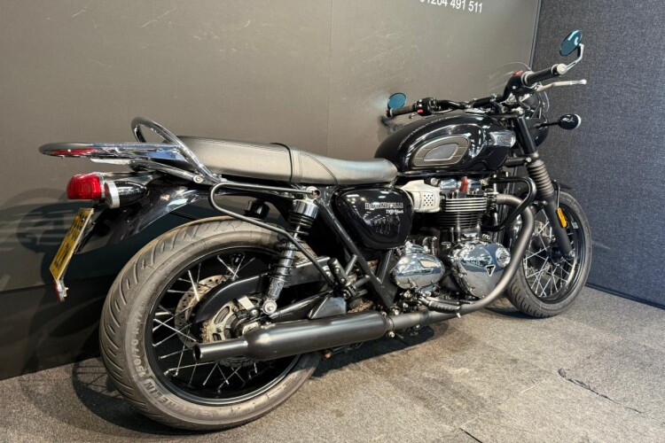 TRIUMPH BONNEVILLE T100