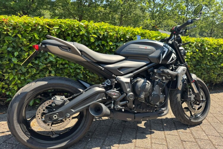 TRIUMPH TRIDENT 660